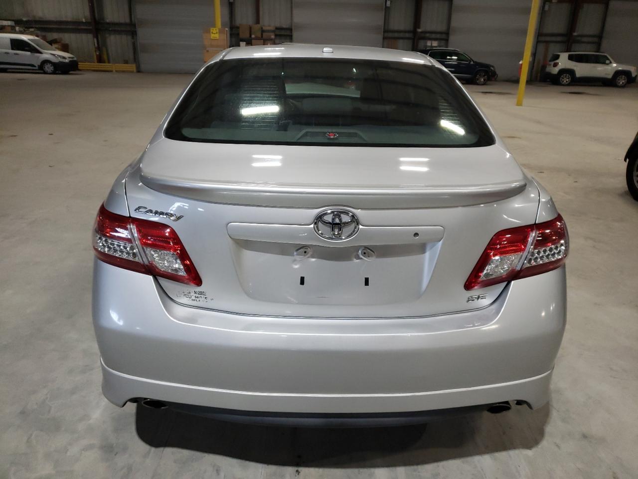 2011 Toyota Camry - Image 6