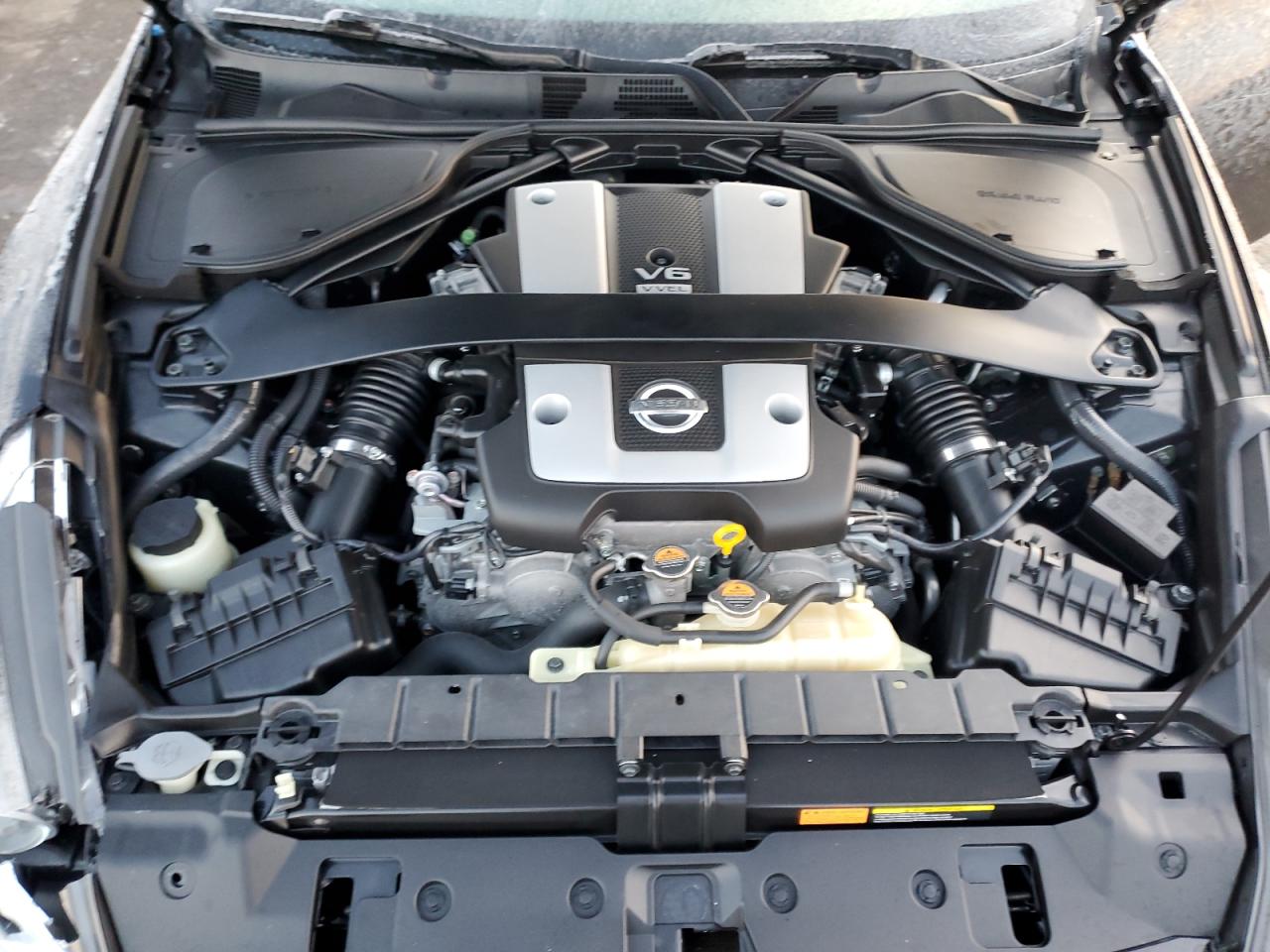 2015 Nissan 370Z - Image 11