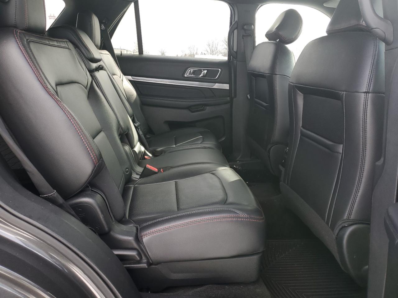 2017 Ford Explorer - Image 11