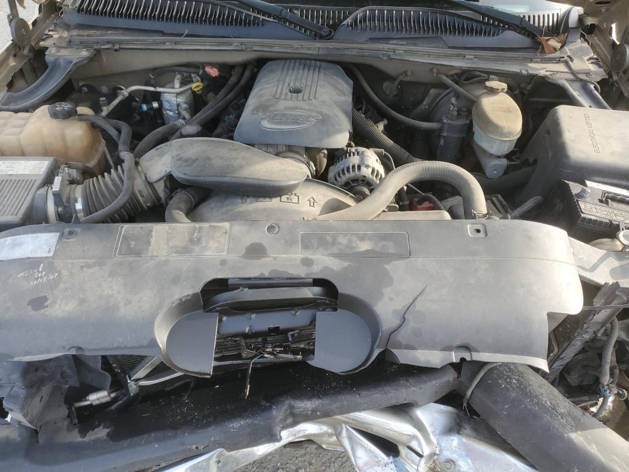 2004 Chevrolet Silverado - Image 13