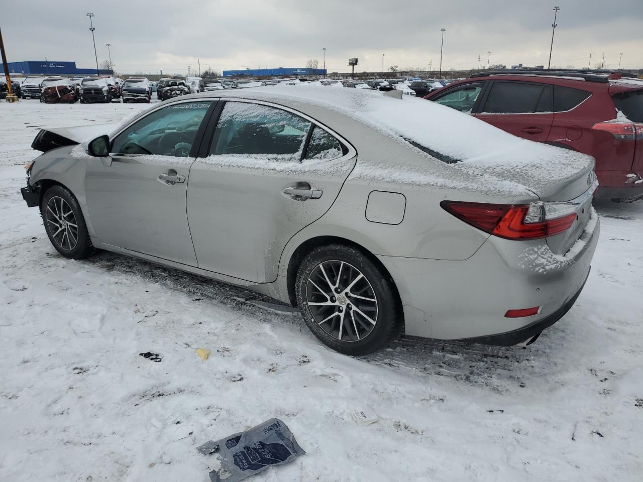 2016 Lexus ES - Image 2