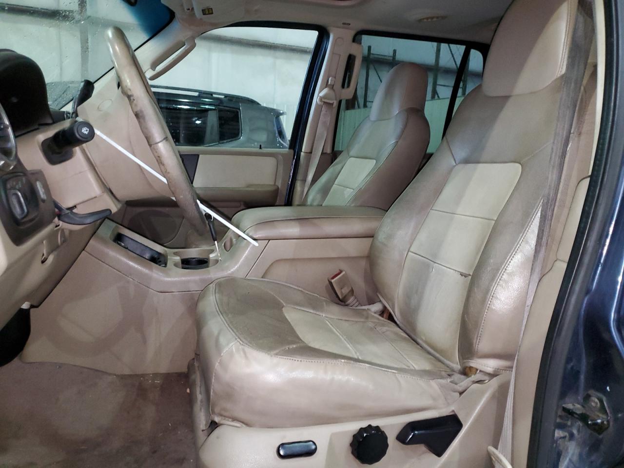2004 Ford Expedition - Image 7