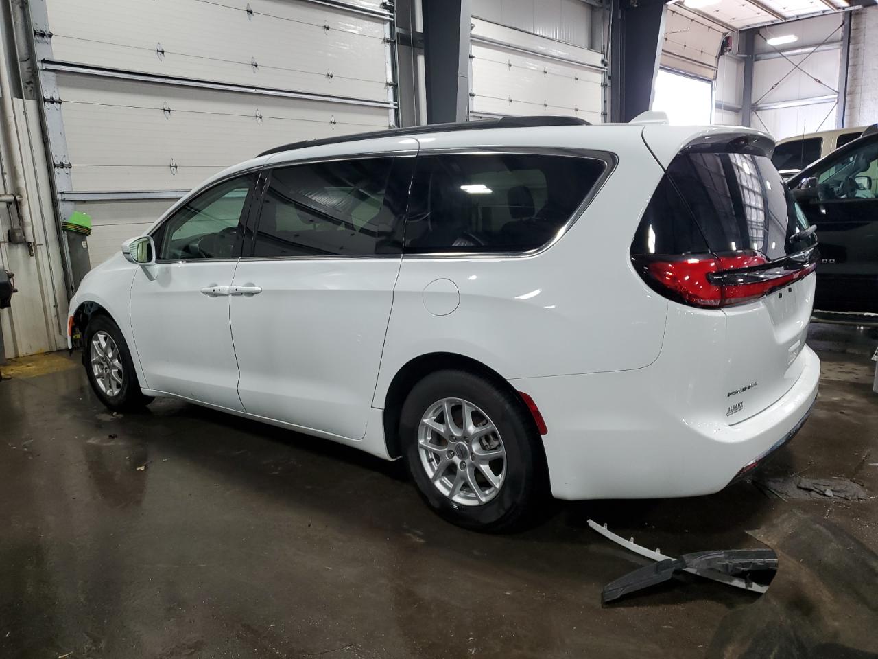 2022 Chrysler Pacifica - Image 2