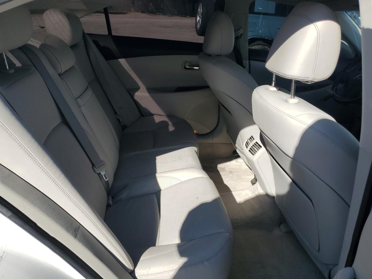 2009 Lexus ES - Image 10