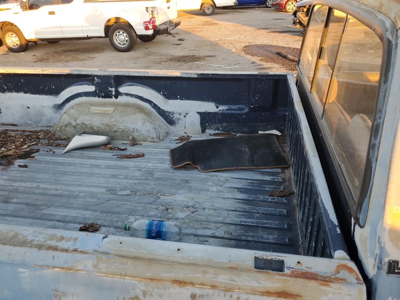 1993 Dodge Dakota - Image 11