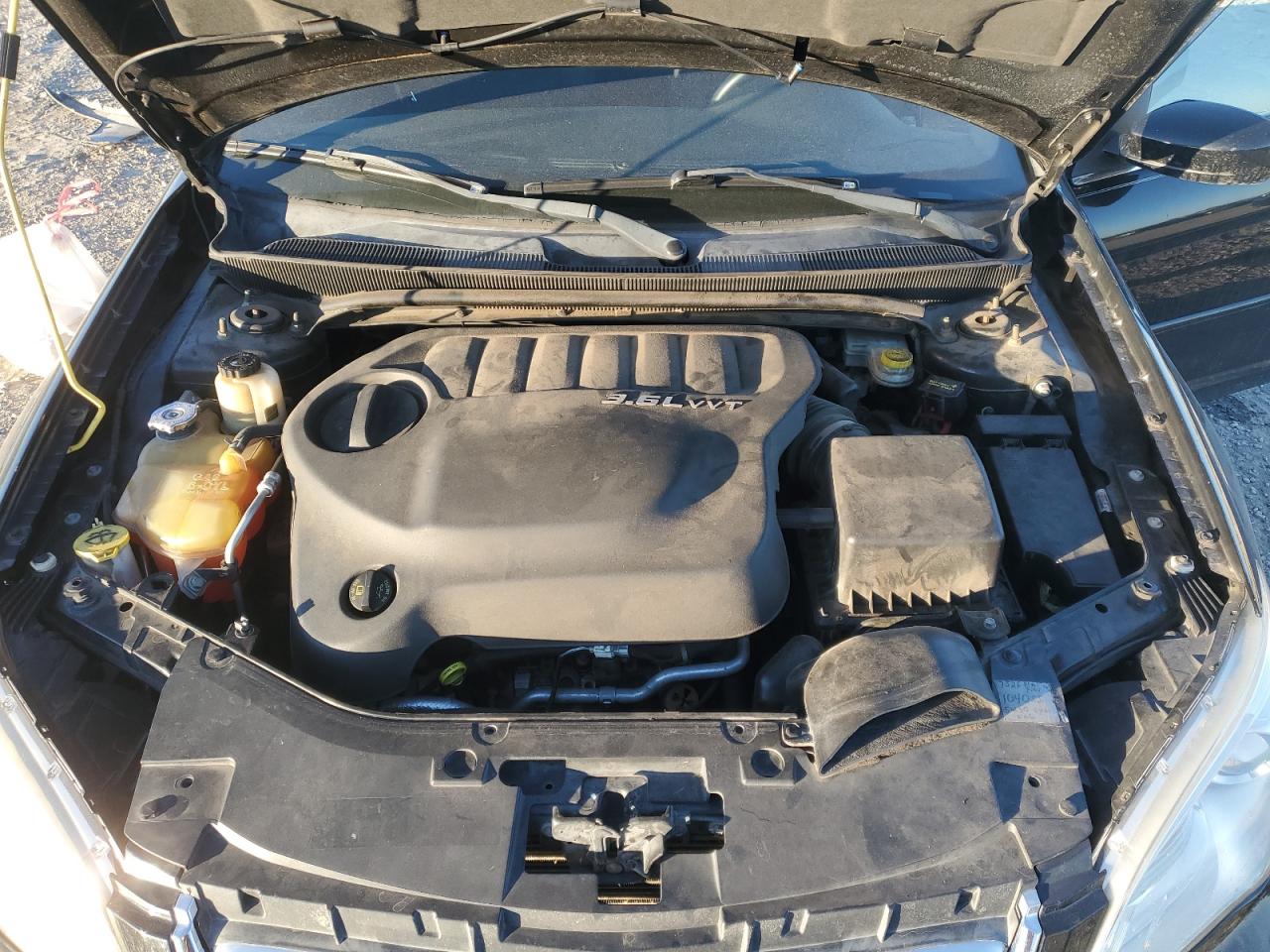 2011 Chrysler 200 - Image 13