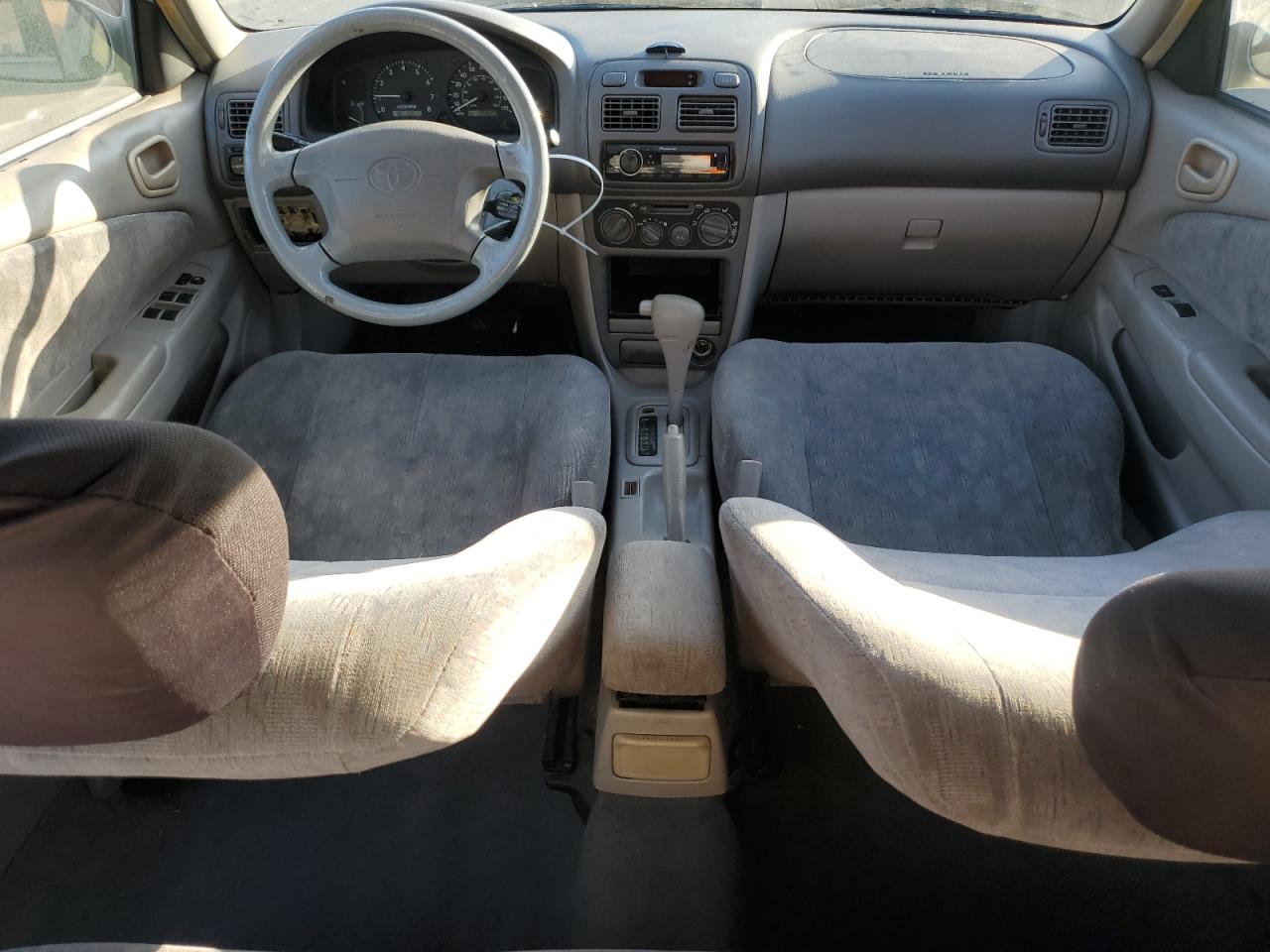 2000 Toyota Corolla - Image 8