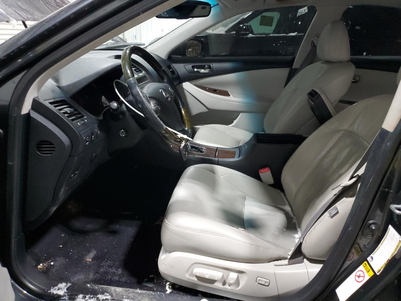 2011 Lexus ES - Image 7