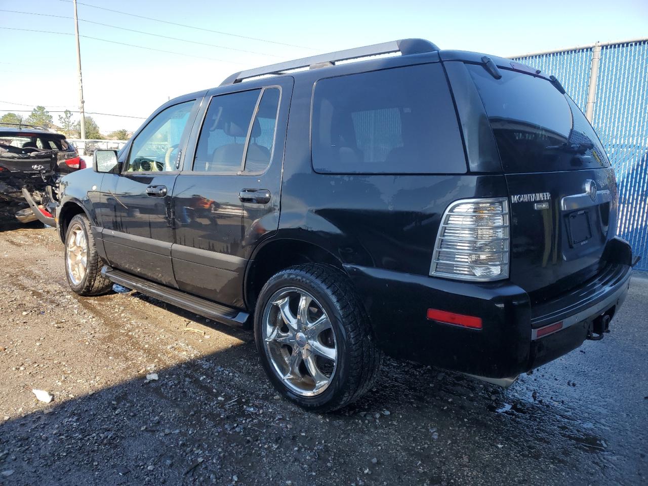 2006 Mercury Mountaineer - Image 2