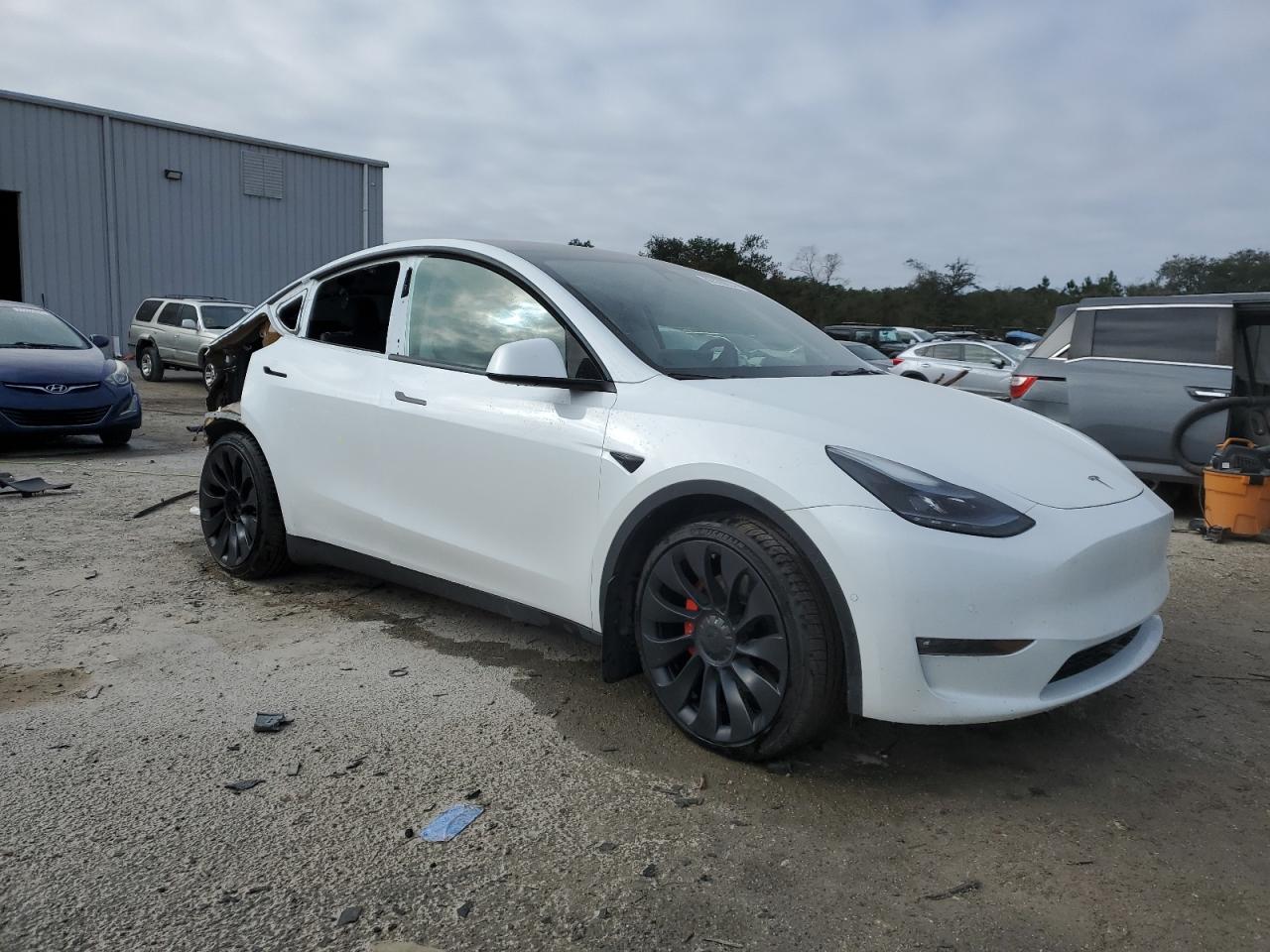 VIN 7SAYGDEF7NF436293 2022 TESLA MODEL Y no.4