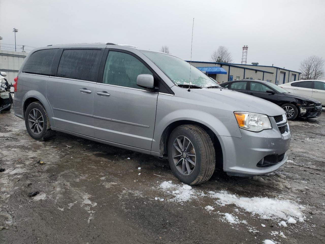 2017 Dodge Caravan - Image 4