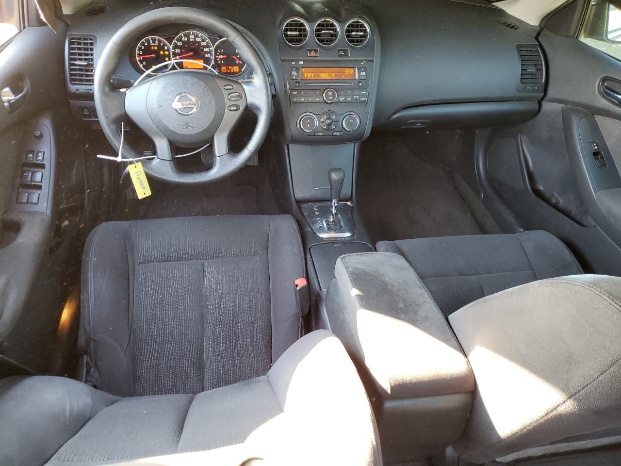 2010 Nissan Altima - Image 8