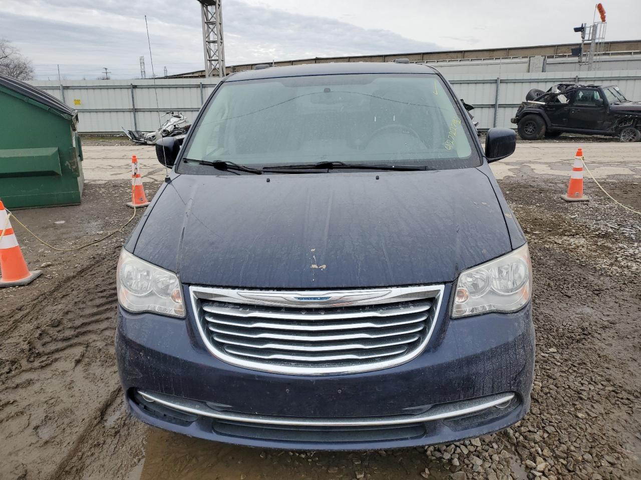 2013 Chrysler Town & Country - Image 5