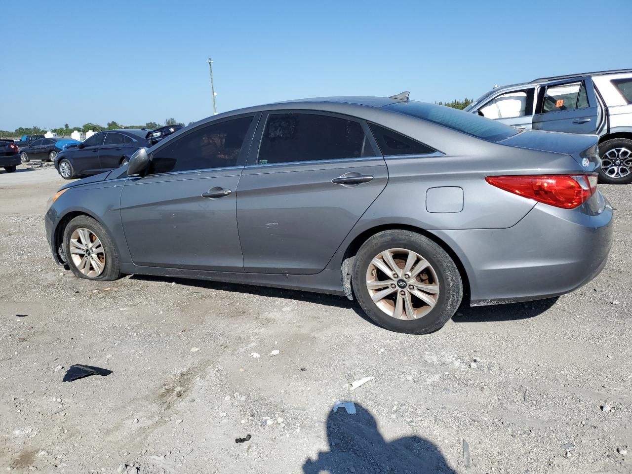 2013 Hyundai Sonata - Image 2
