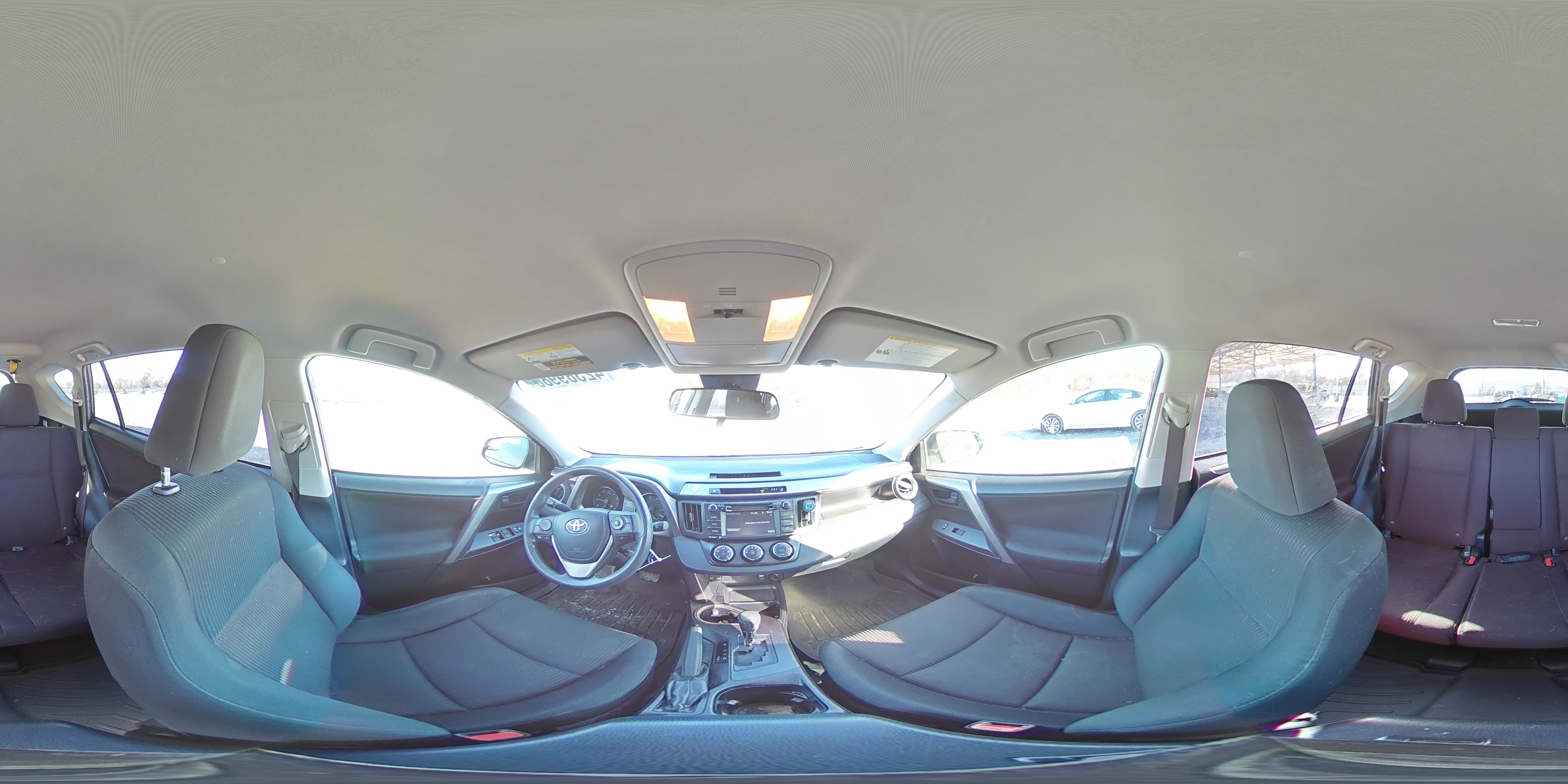 2018 Toyota RAV 4 - Image 13