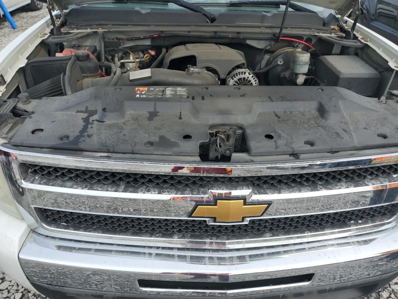 2009 Chevrolet Silverado - Image 11