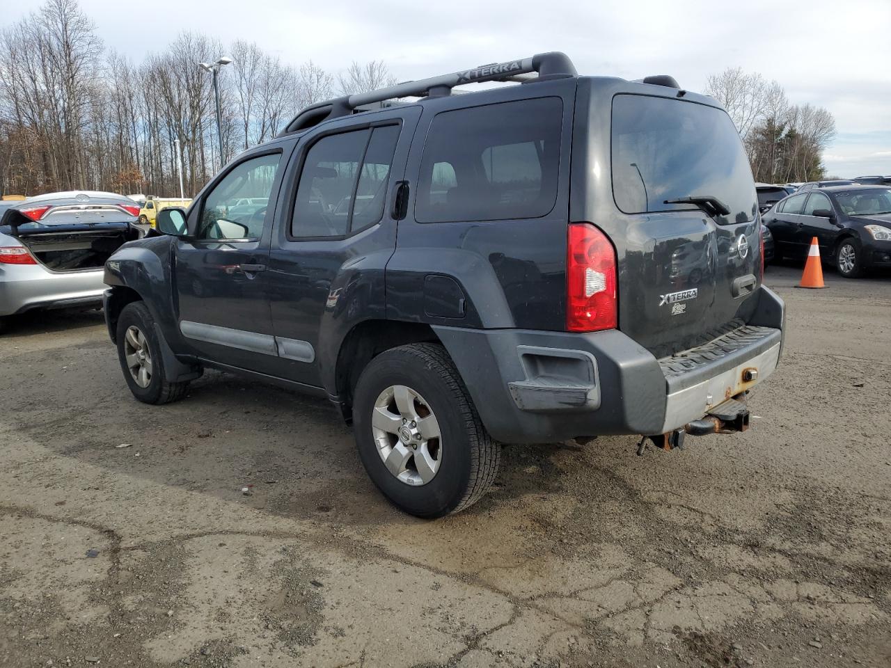 2011 Nissan XTerra - Image 2