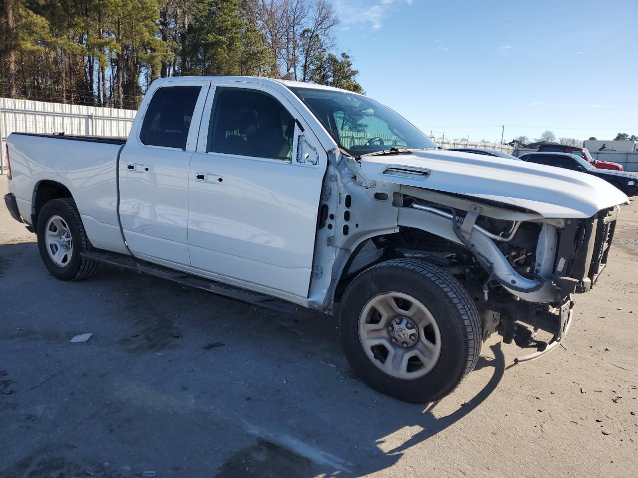 2019 RAM 1500 - Image 4
