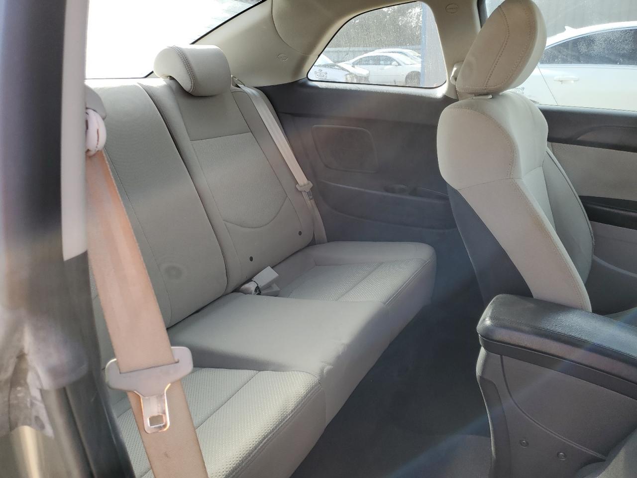 2010 Kia Forte - Image 10