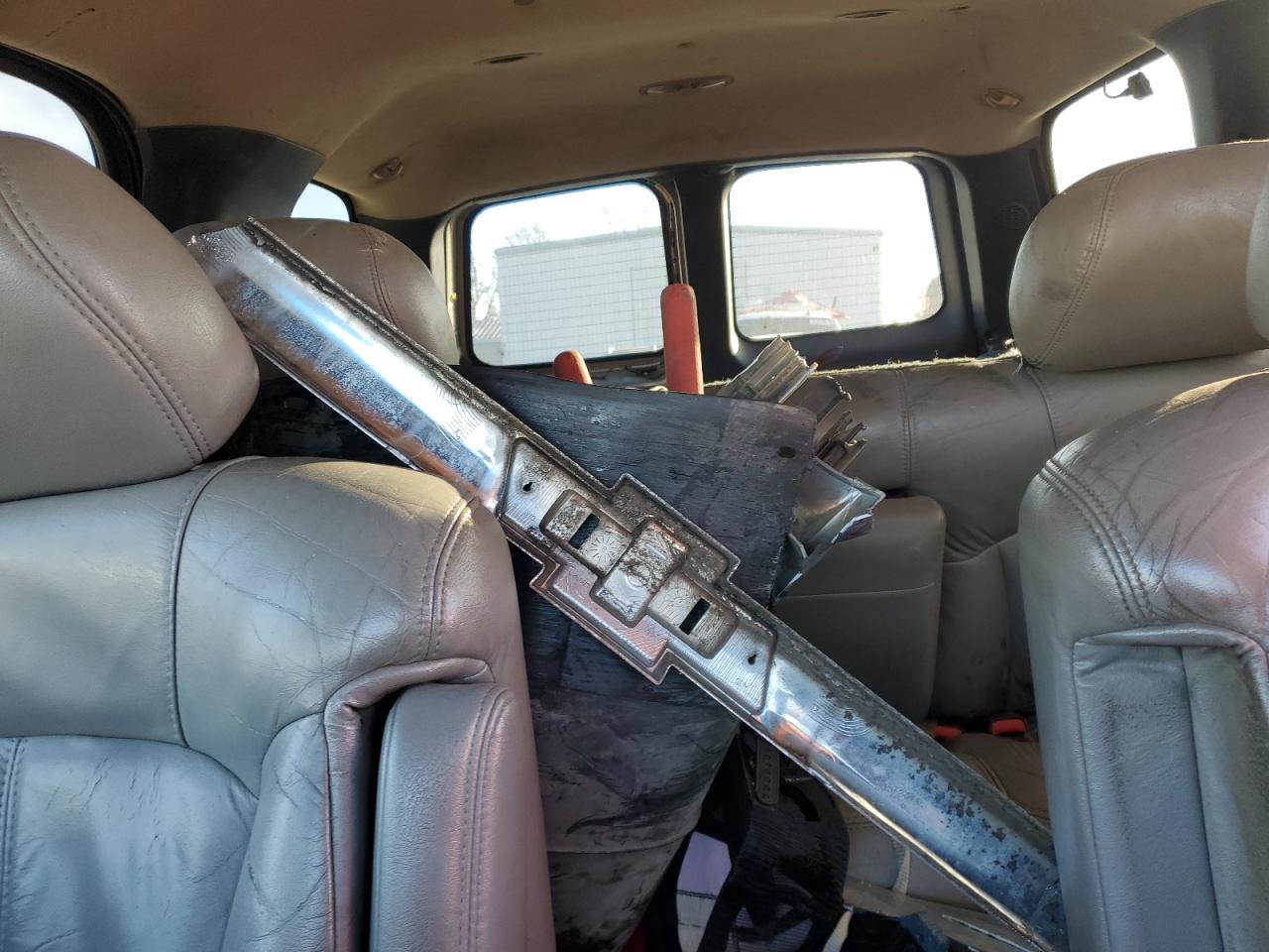 2001 Chevrolet Tahoe C1500 VIN: 1GNEC13TX1J236201 Lot: 88360215