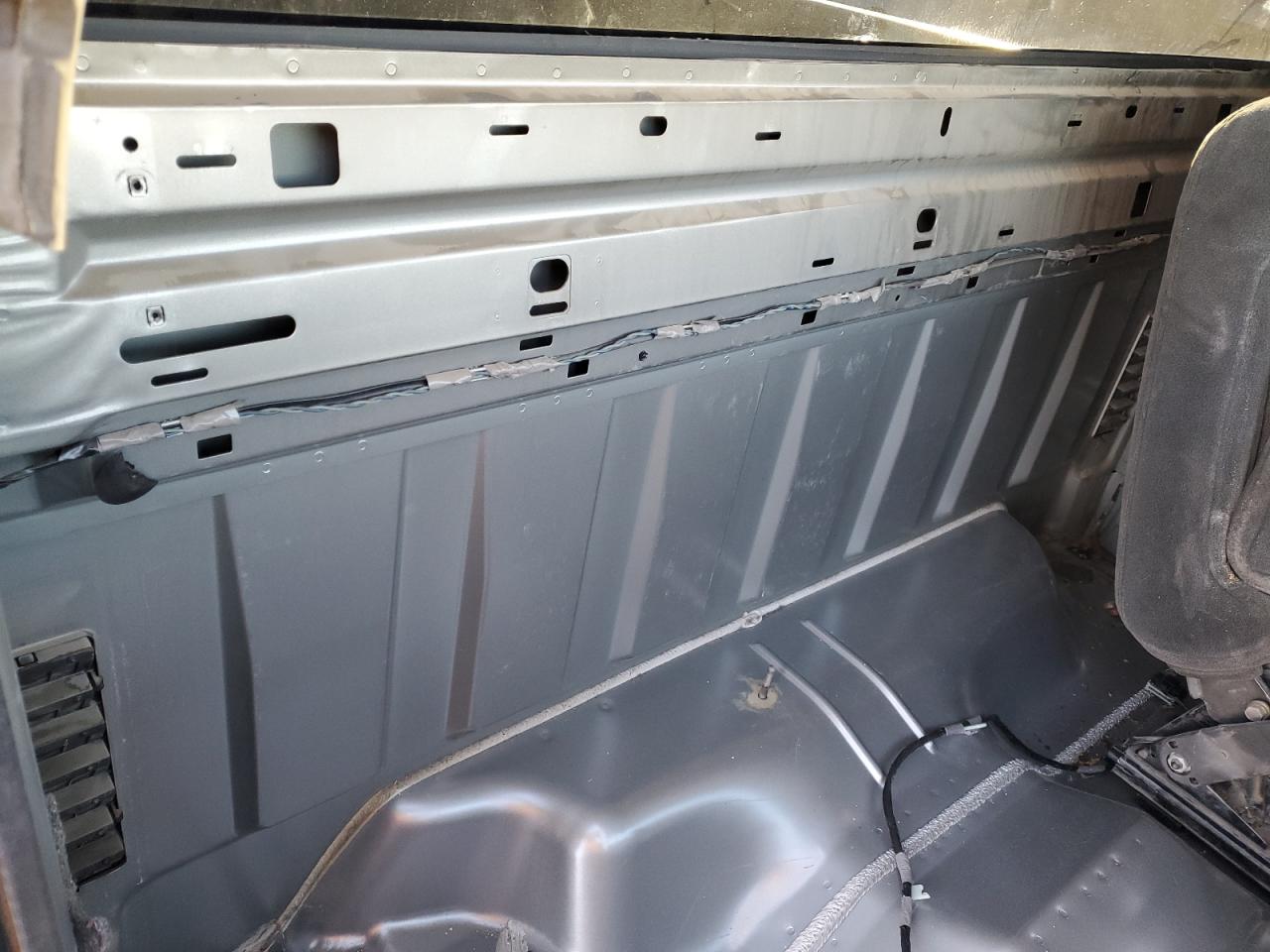 2003 GMC Sierra - Image 10