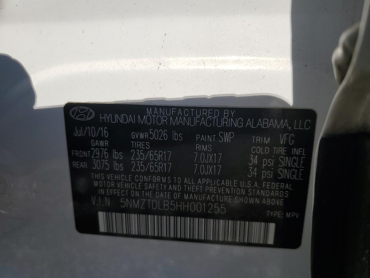 2017 Hyundai Santa Fe - Image 13