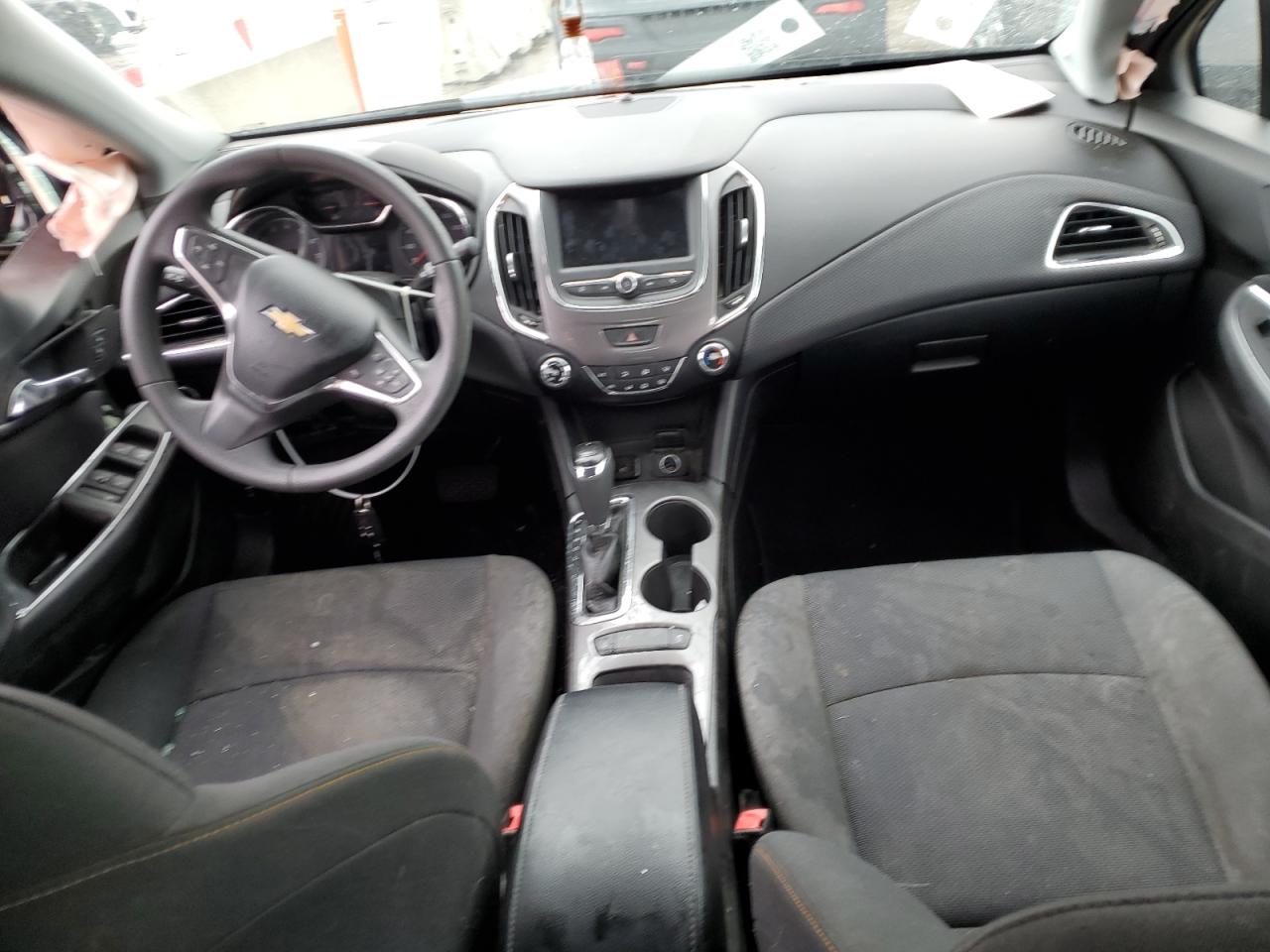 2019 Chevrolet Cruze - Image 8