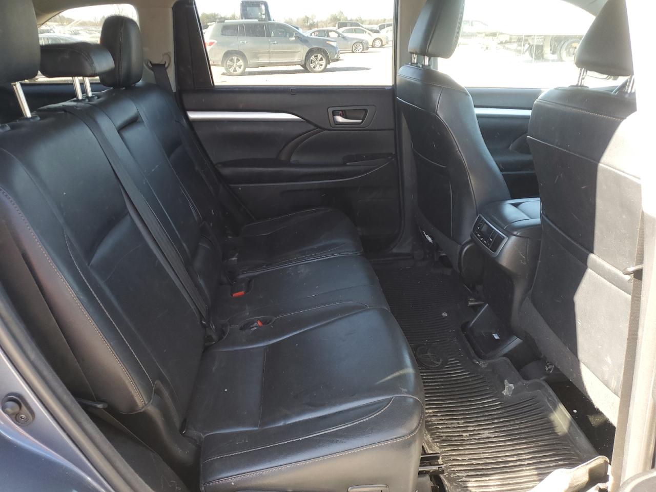 2018 Toyota Highlander - Image 11