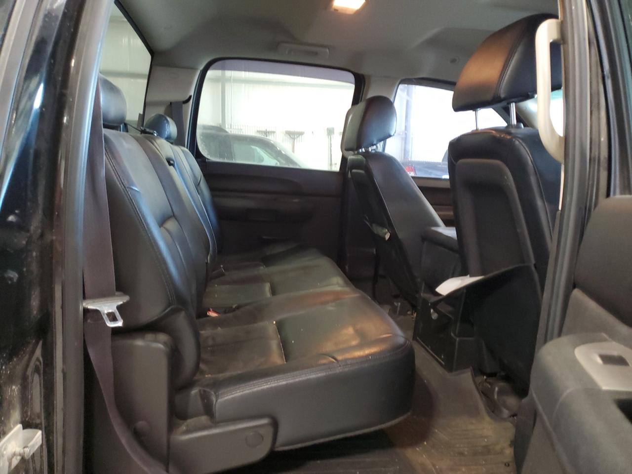 2011 Chevrolet Silverado - Image 10