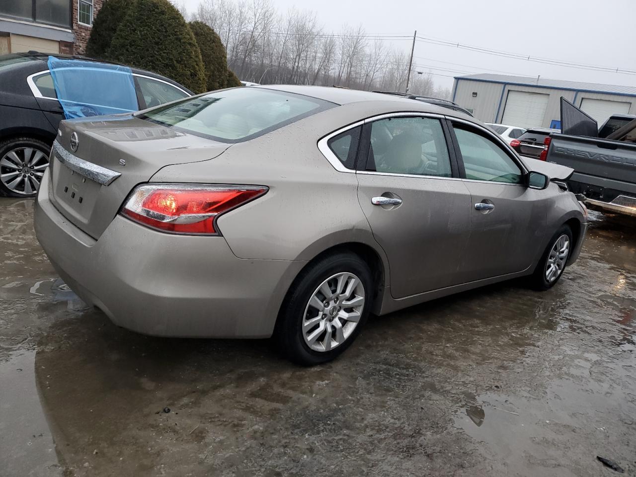 2015 Nissan Altima - Image 3