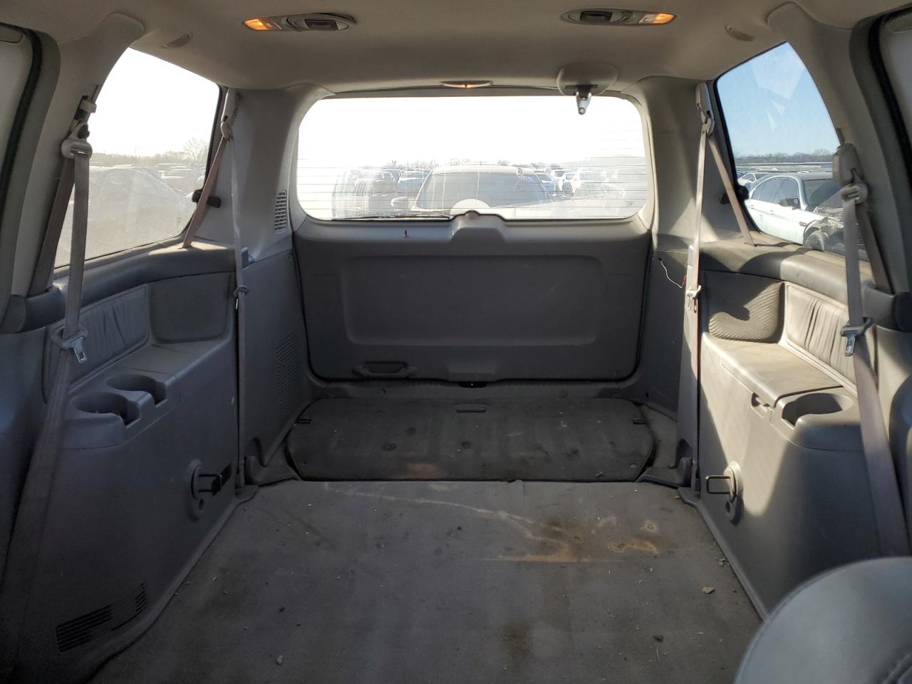 2004 Honda Odyssey - Image 10