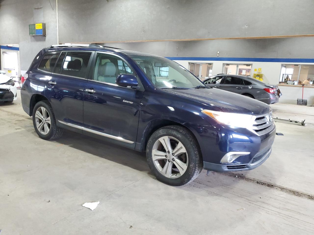 2012 Toyota Highlander - Image 4
