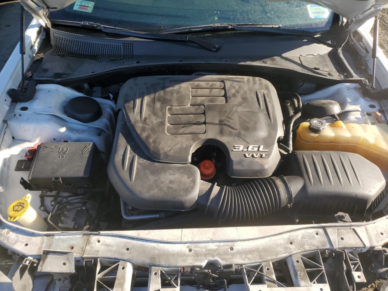 2017 Chrysler 300 - Image 11