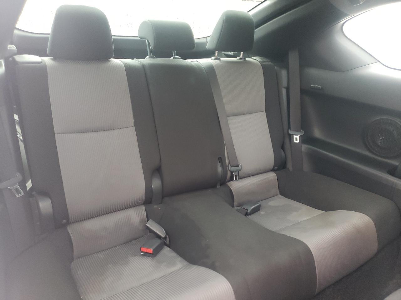 2014 Toyota tC - Image 10
