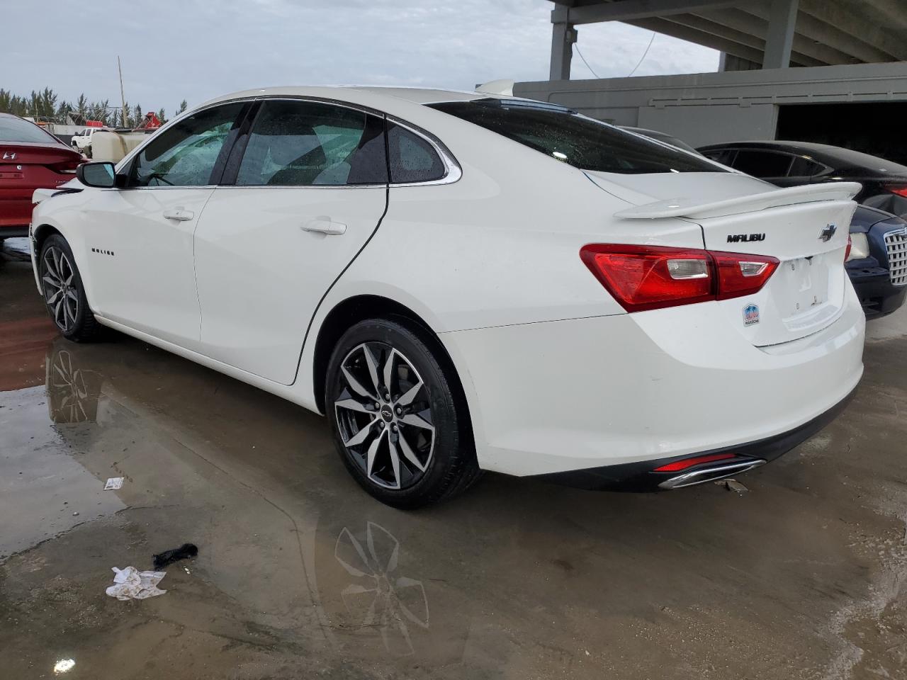 2022 Chevrolet Malibu - Image 2