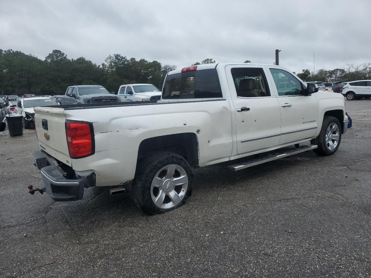 2014 Chevrolet Silverado - Image 3