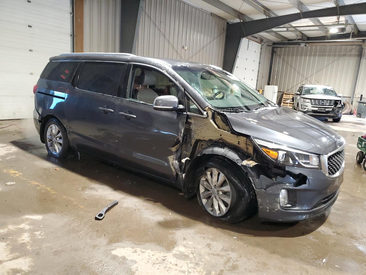 2016 Kia Sedona - Image 4
