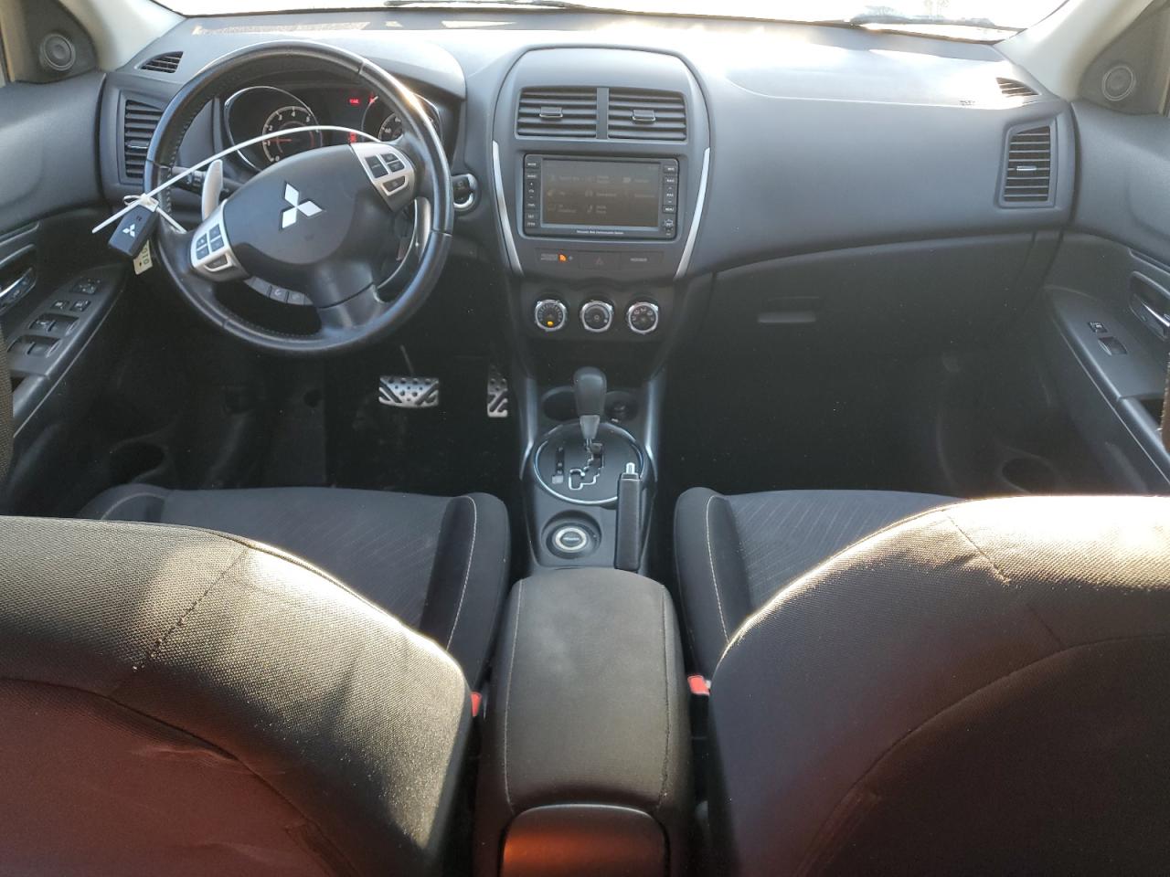 2013 Mitsubishi Outlander - Image 8