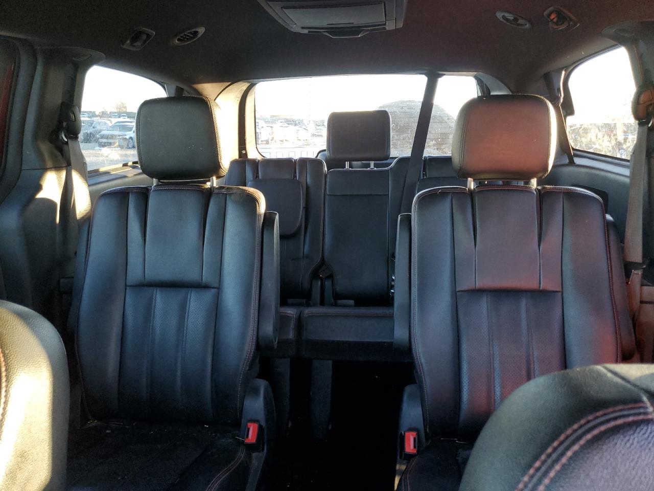 2020 Dodge Caravan - Image 10