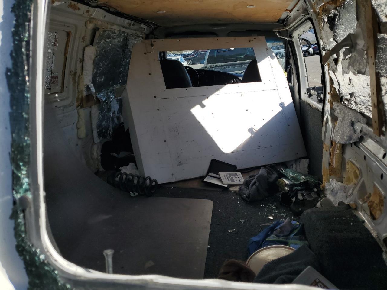 2000 Ford Econoline - Image 10