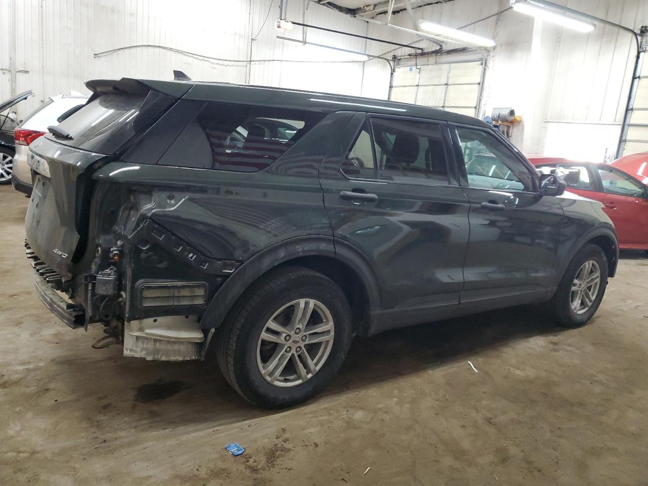 2022 Ford Explorer - Image 3