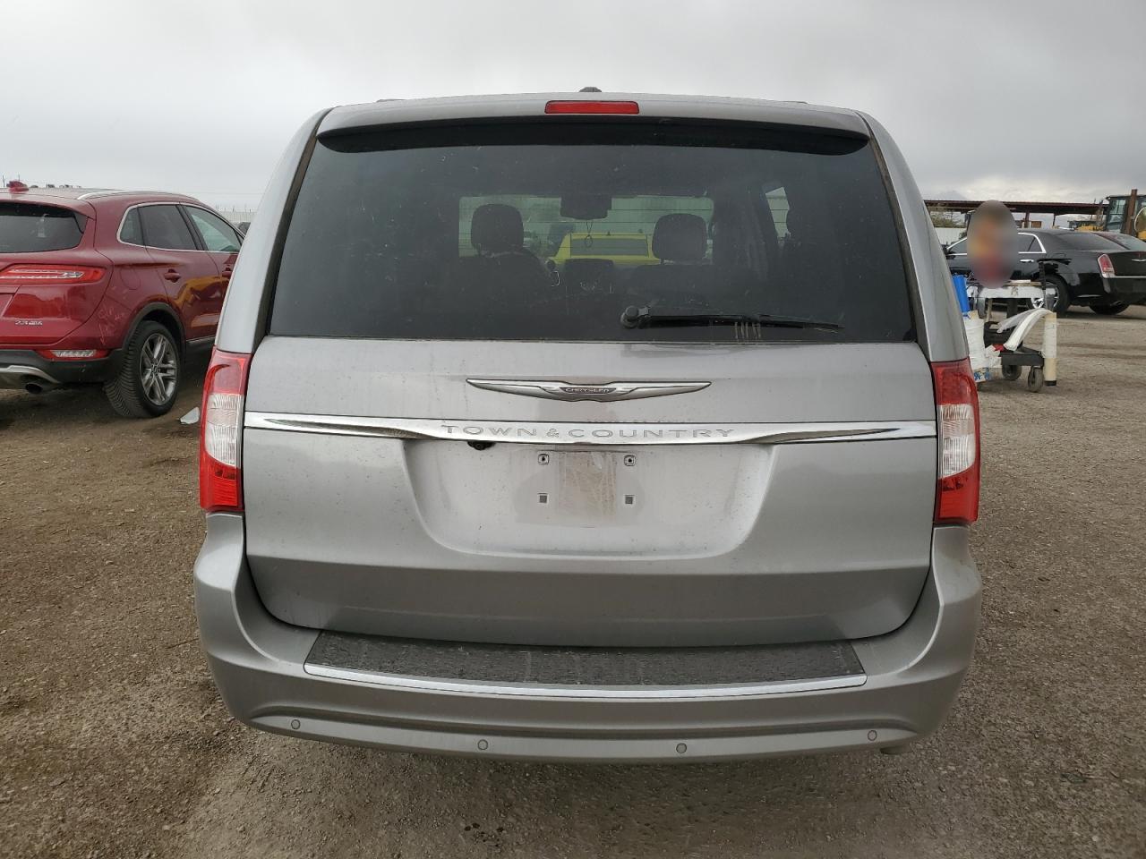 2013 Chrysler Town & Country - Image 6