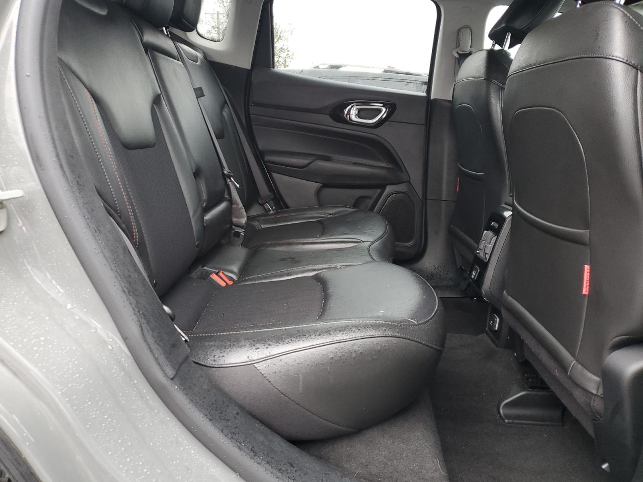2022 Jeep Compass - Image 11