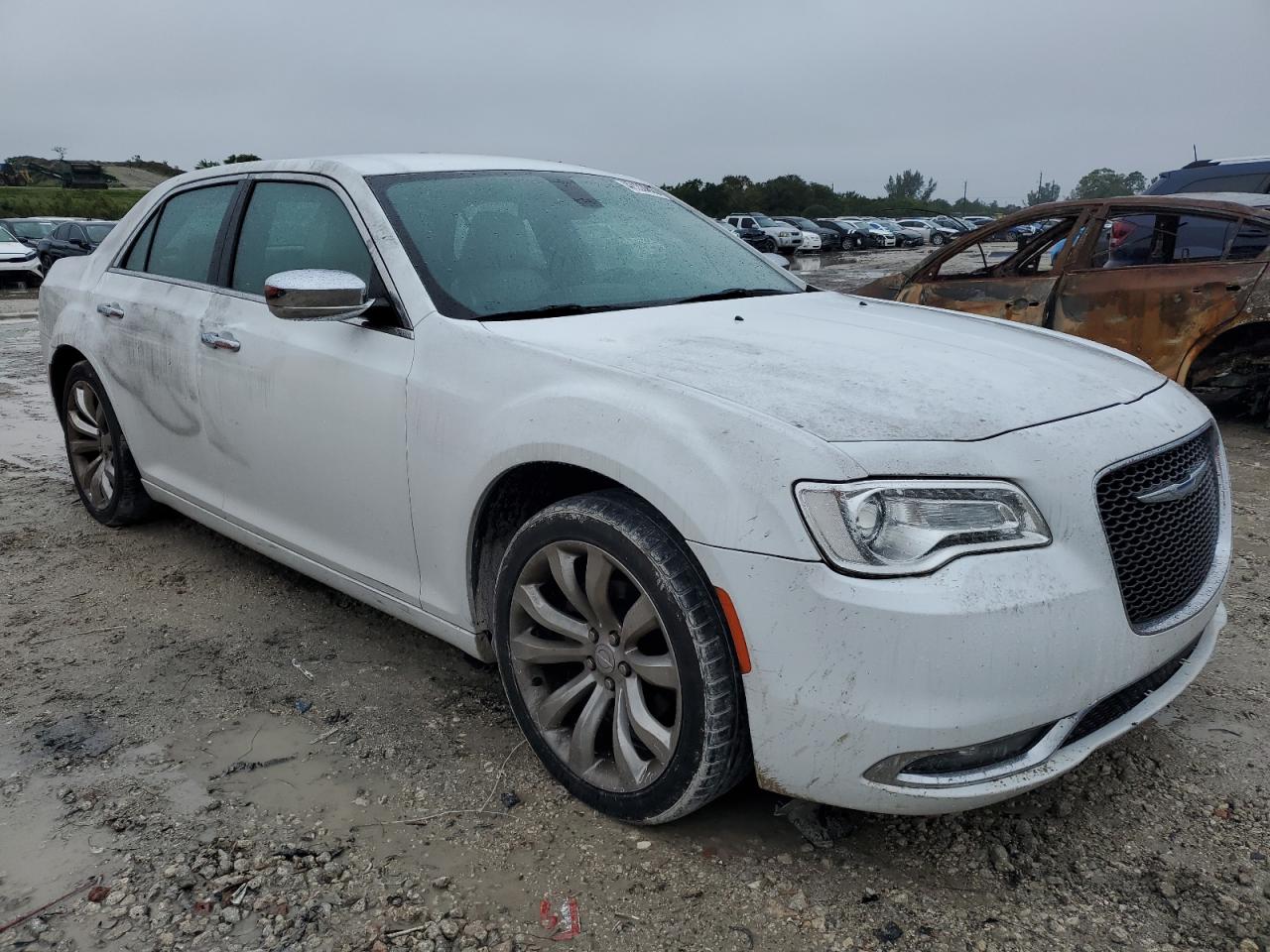 2018 Chrysler 300 - Image 4