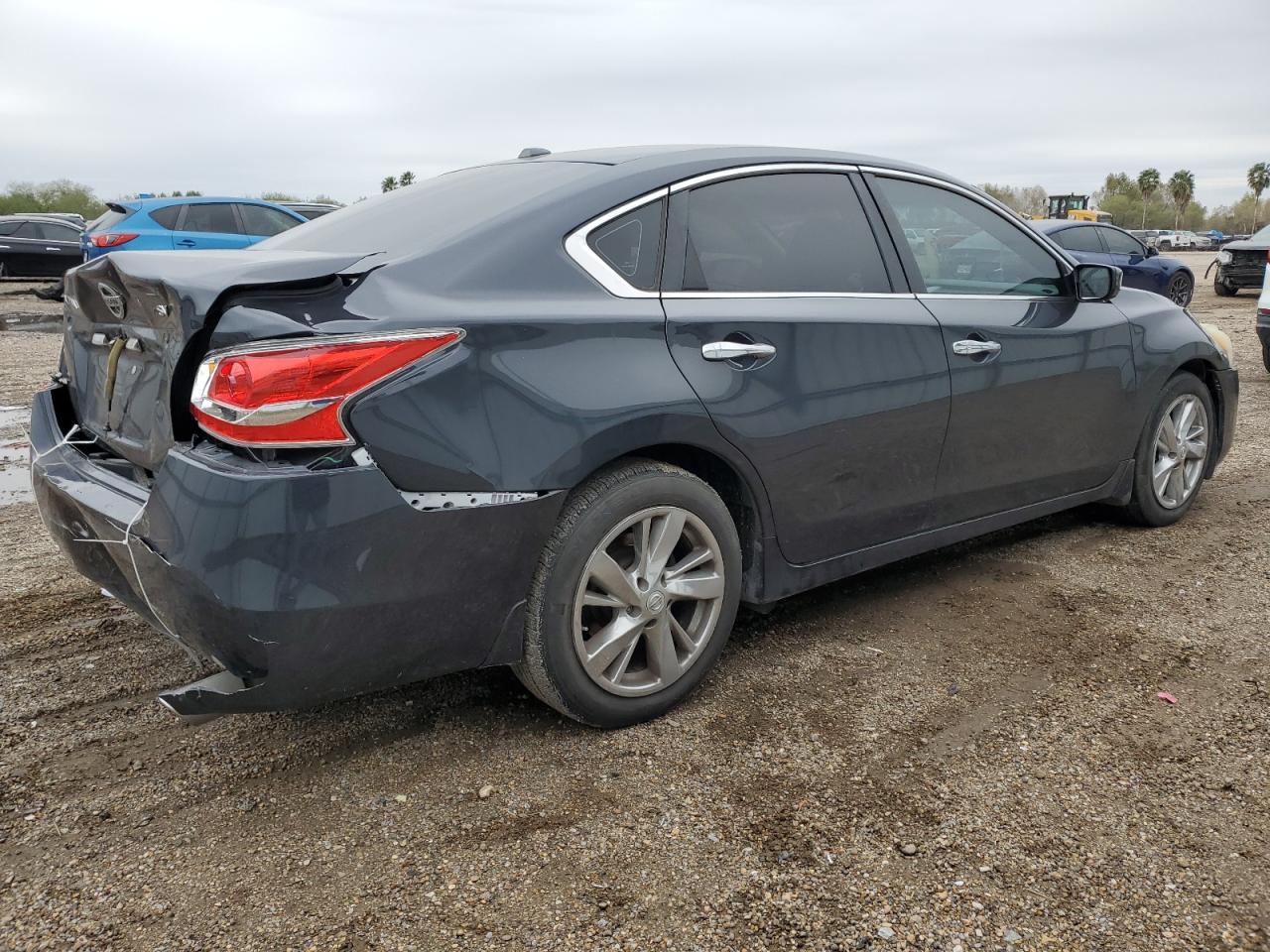2015 Nissan Altima - Image 3