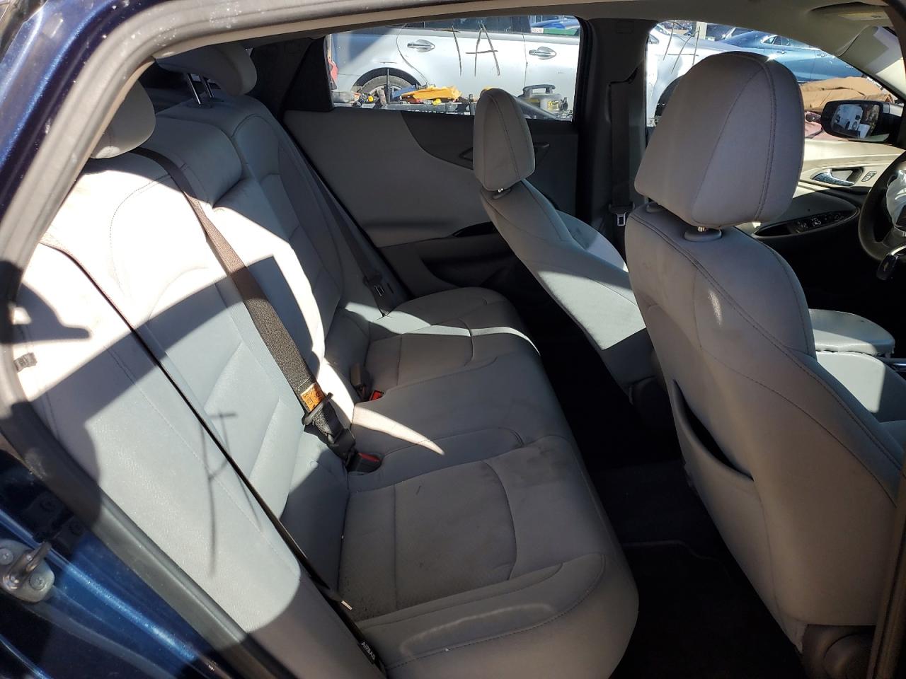 2017 Chevrolet Malibu - Image 10