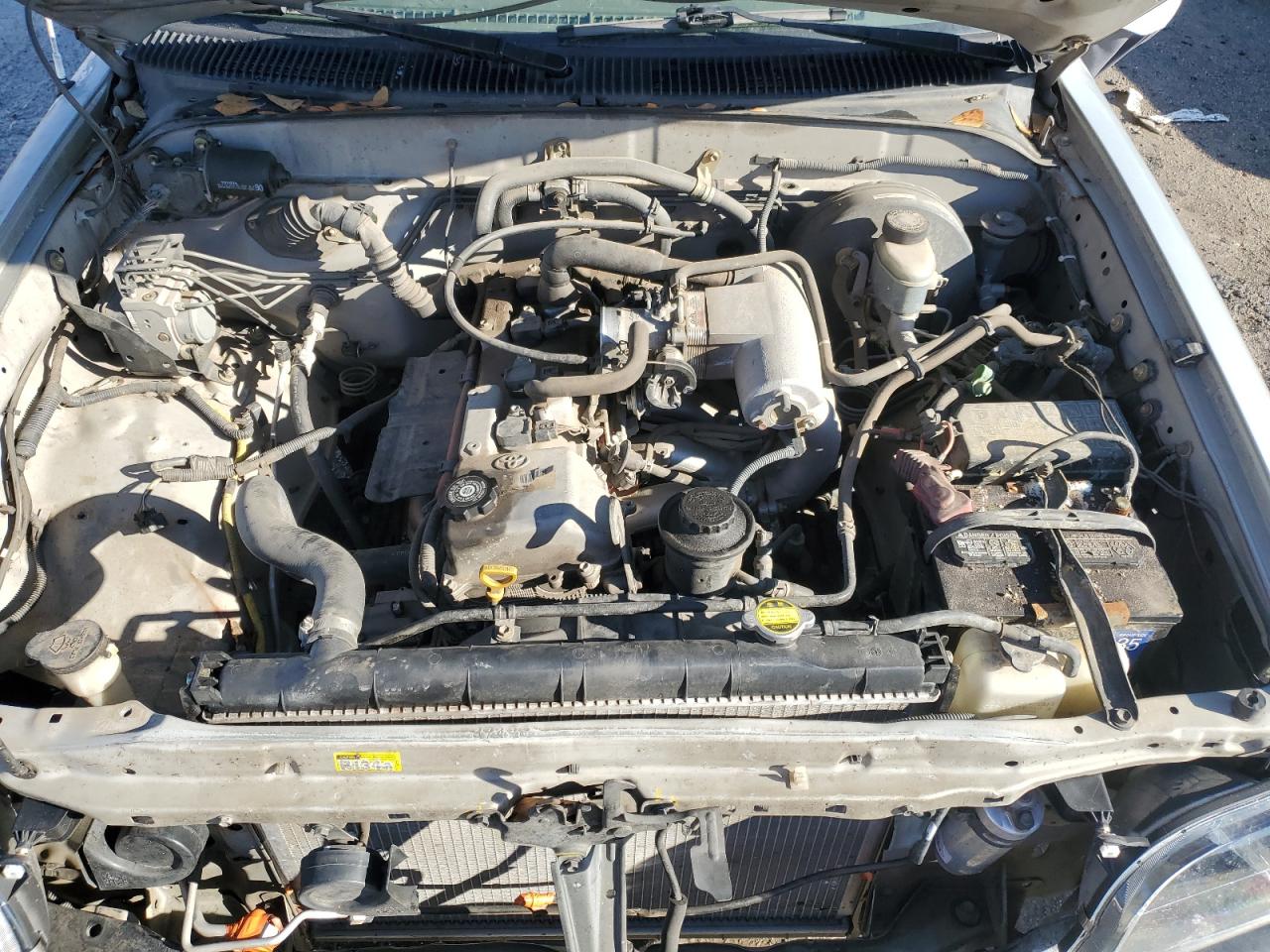 2004 Toyota Tacoma - Image 11