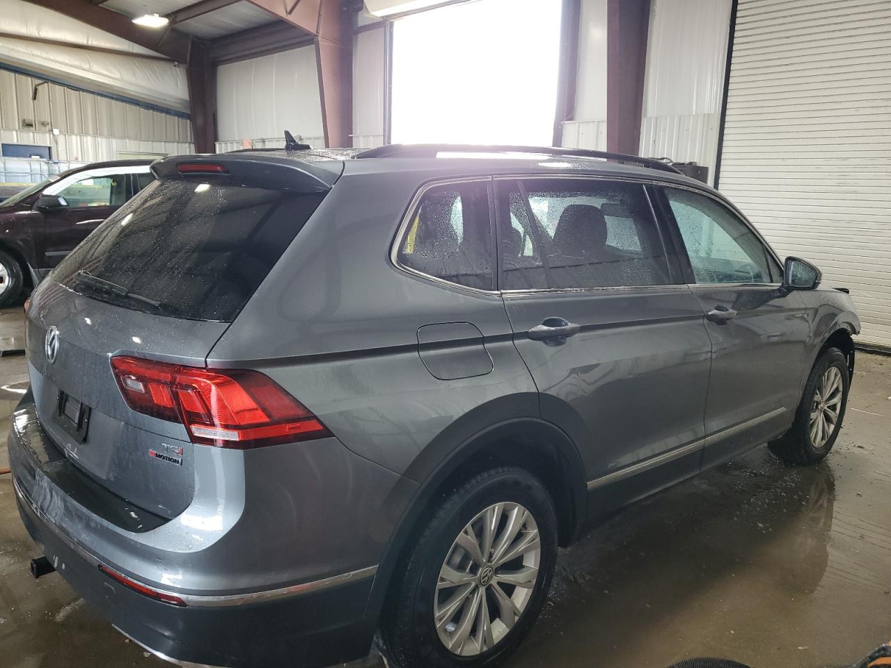 2018 Volkswagen Tiguan - Image 3