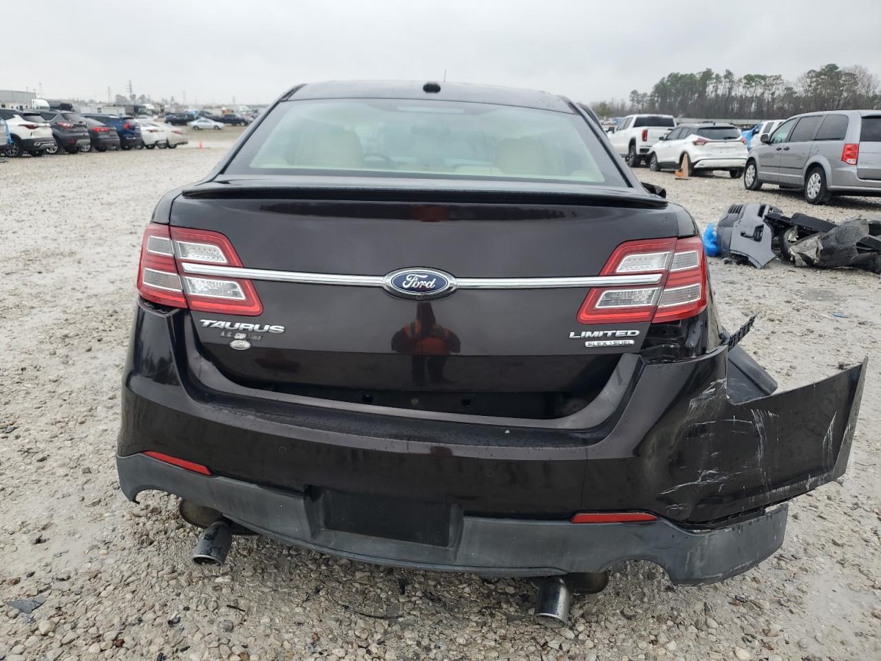 2013 Ford Taurus - Image 6