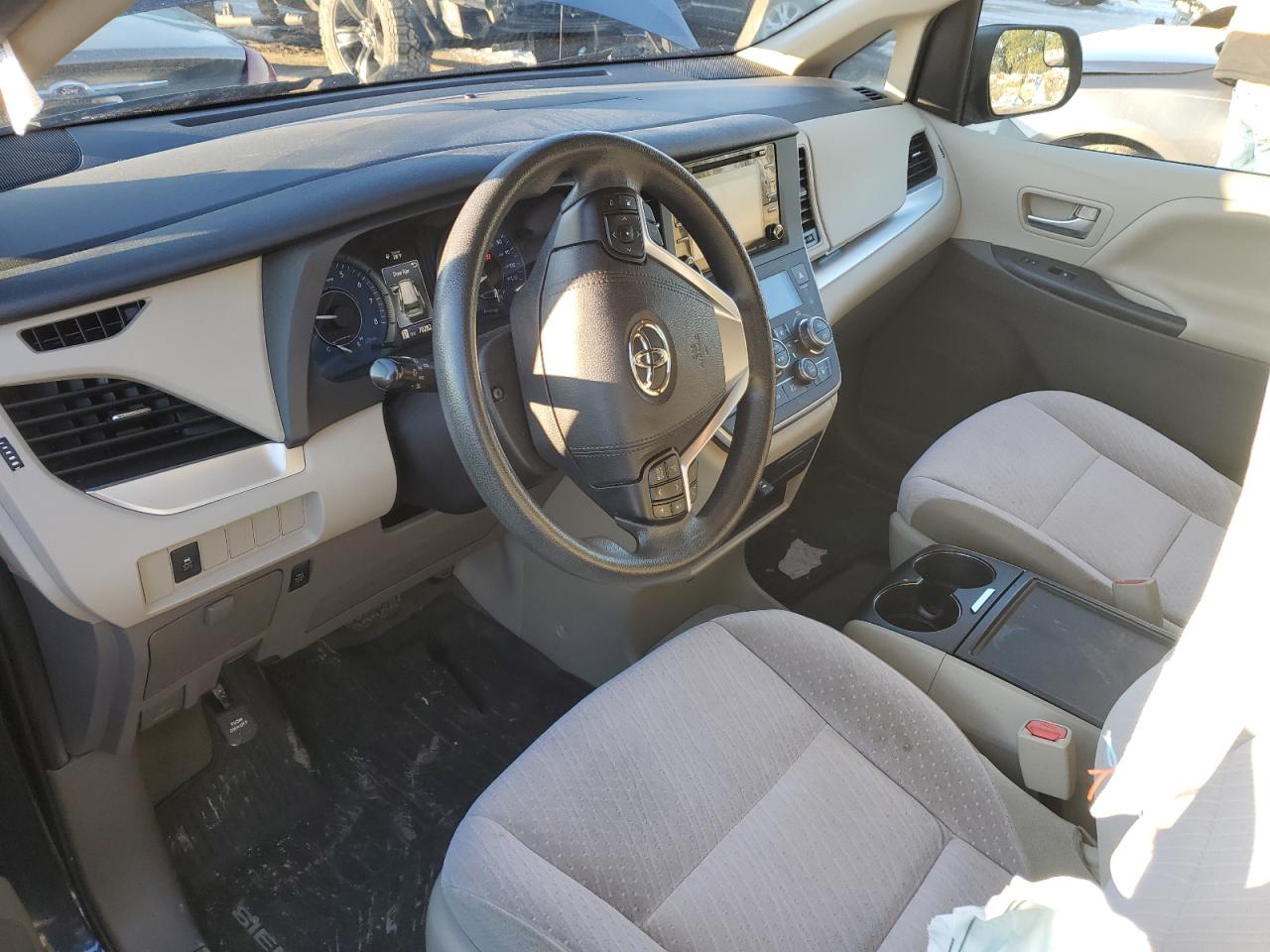 2020 Toyota Sienna - Image 8